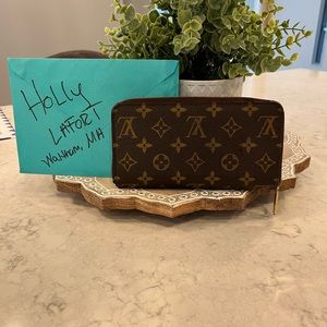 Louie Vuitton  zippie wallet